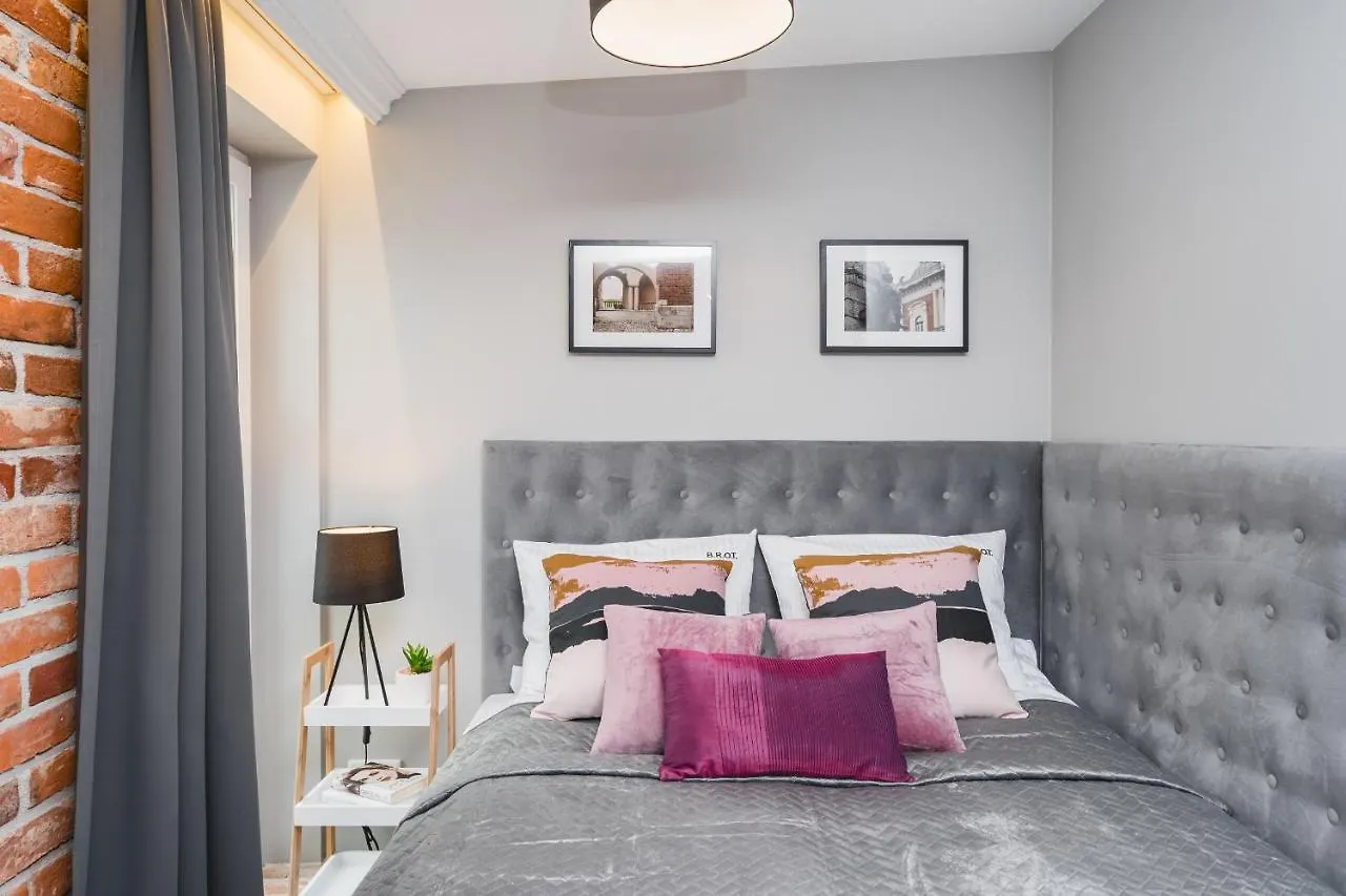 Saint Florian'S Suites - Old Town Luxury Apartments - By Upstairs Cracóvia